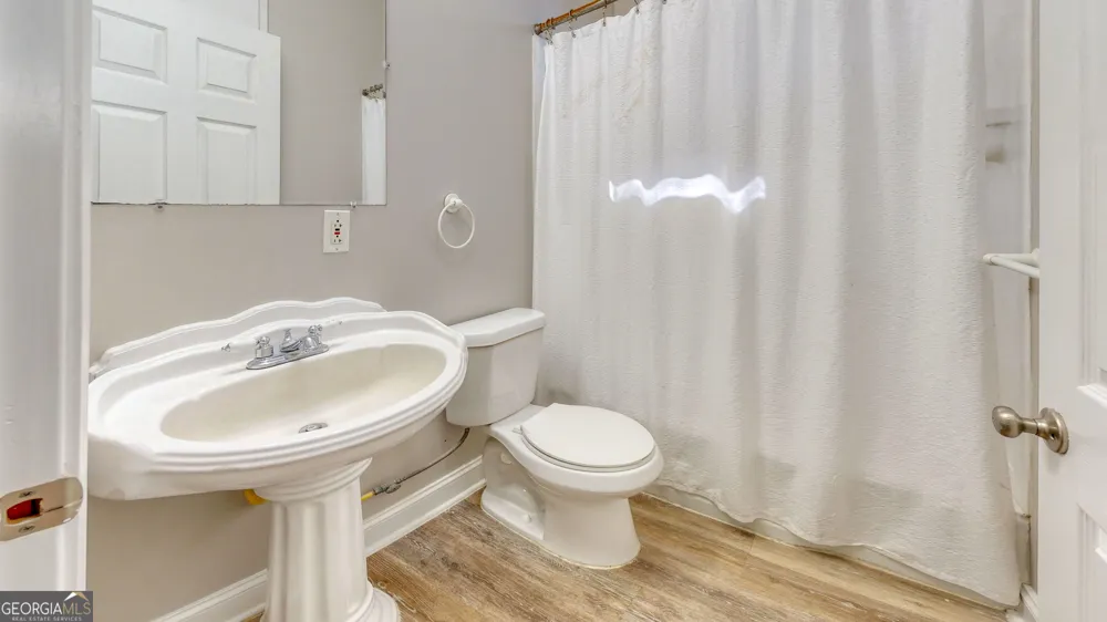 2607 Governor ST Garden City, GA 31408