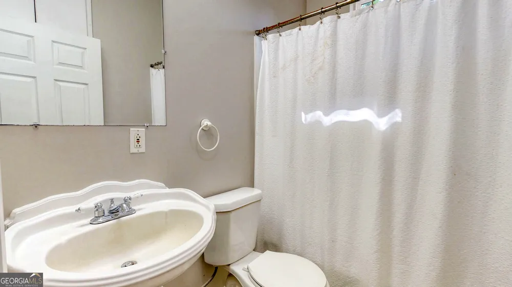 2607 Governor ST Garden City, GA 31408