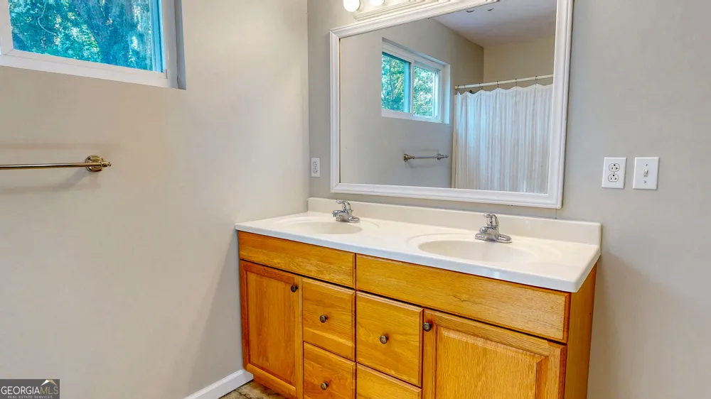 2607 Governor ST Garden City, GA 31408