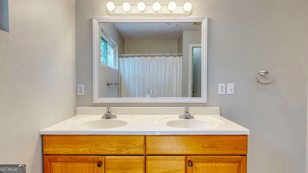 2607 Governor ST Garden City, GA 31408