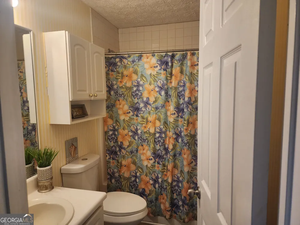 1642 Mission Park DR Loganville, GA 30052