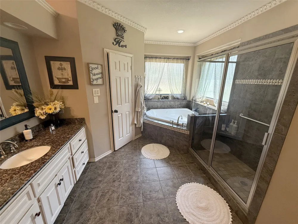100 Kings Row Drive Mansfield, TX 76063