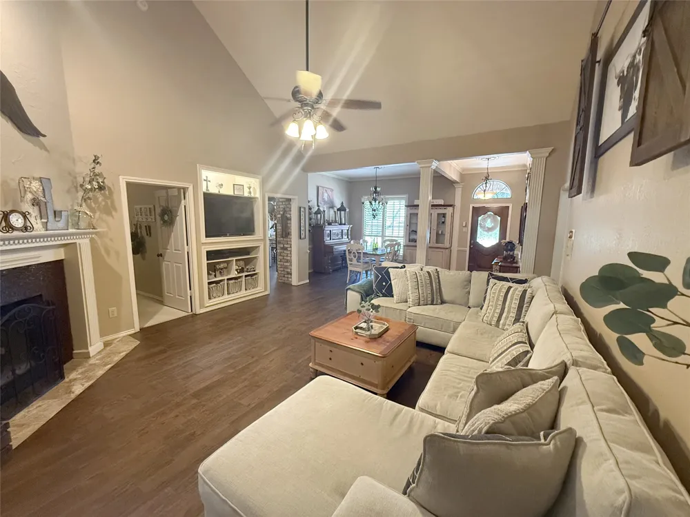 100 Kings Row Drive Mansfield, TX 76063