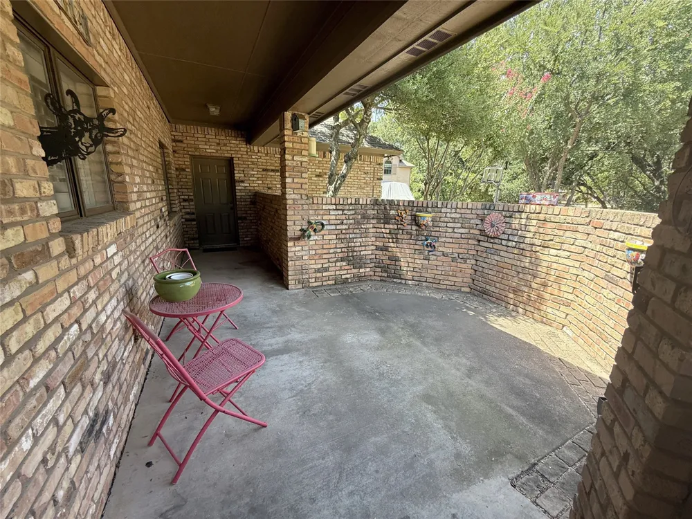 100 Kings Row Drive Mansfield, TX 76063