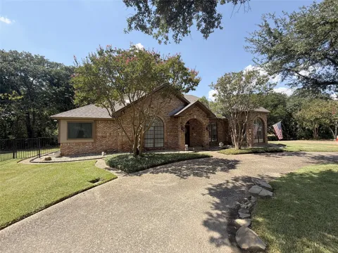 100 Kings Row Drive