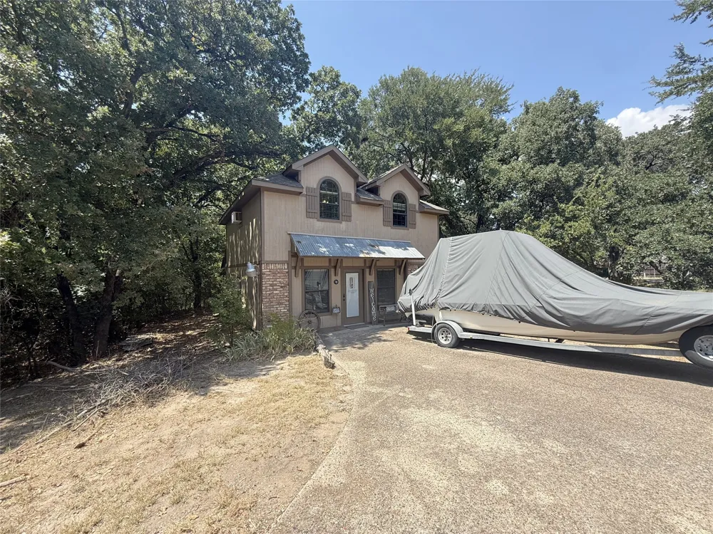 100 Kings Row Drive Mansfield, TX 76063