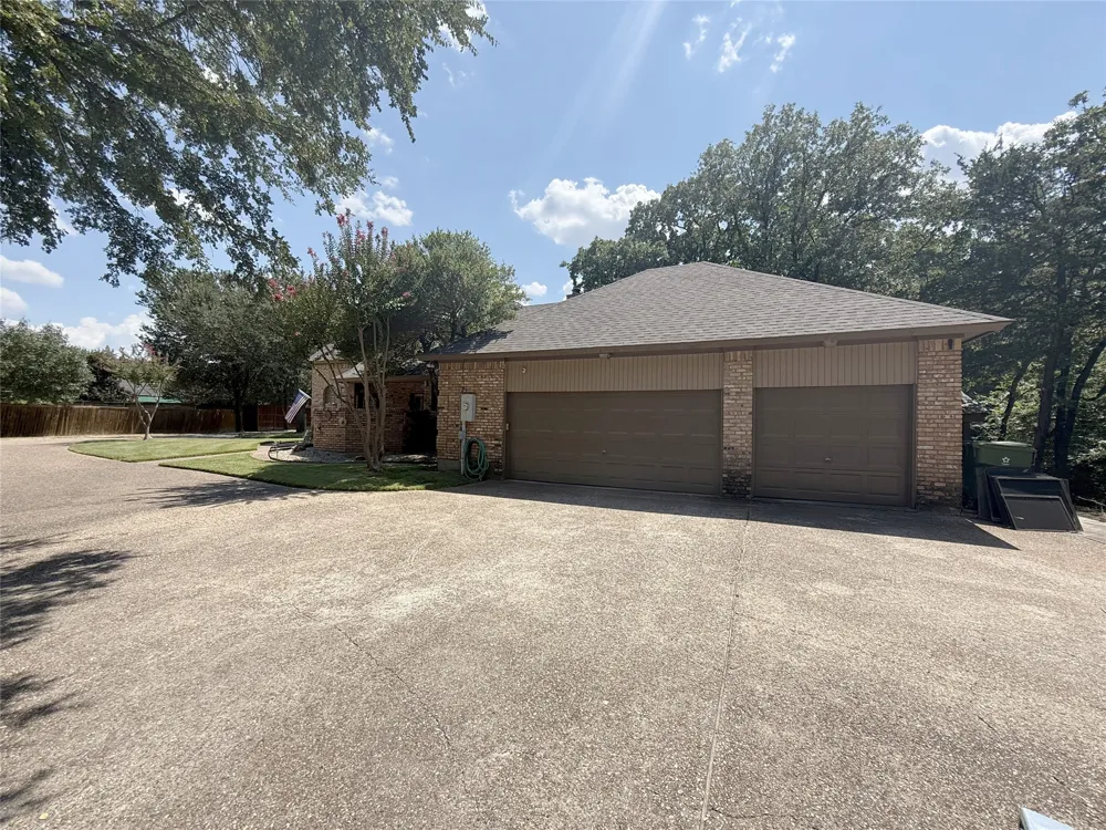 100 Kings Row Drive Mansfield, TX 76063