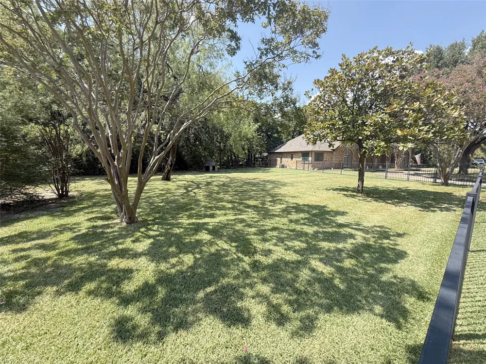 100 Kings Row Drive Mansfield, TX 76063