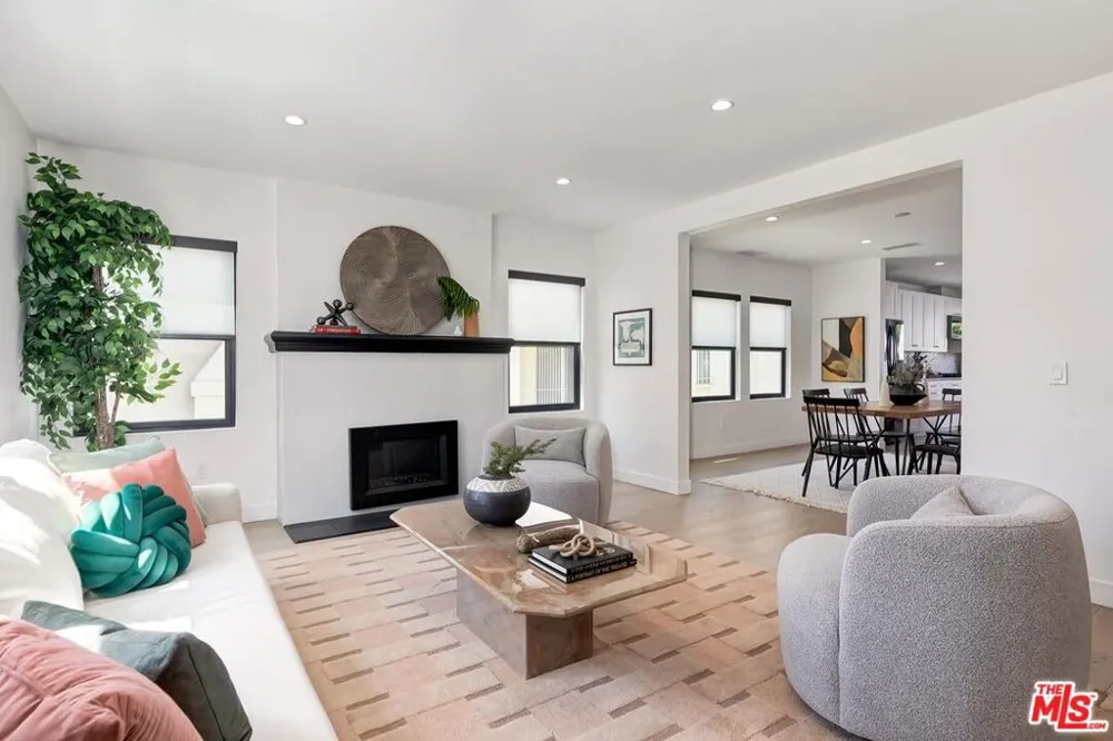 1015 S Tremaine Avenue Los Angeles, CA 90019