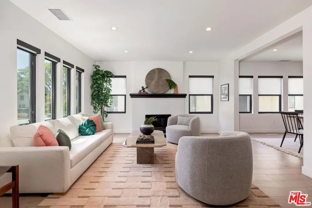 1015 S Tremaine Avenue Los Angeles, CA 90019
