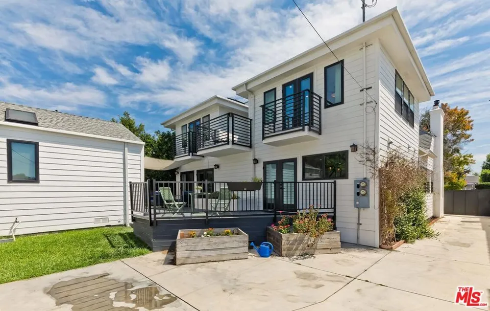 1015 S Tremaine Avenue Los Angeles, CA 90019