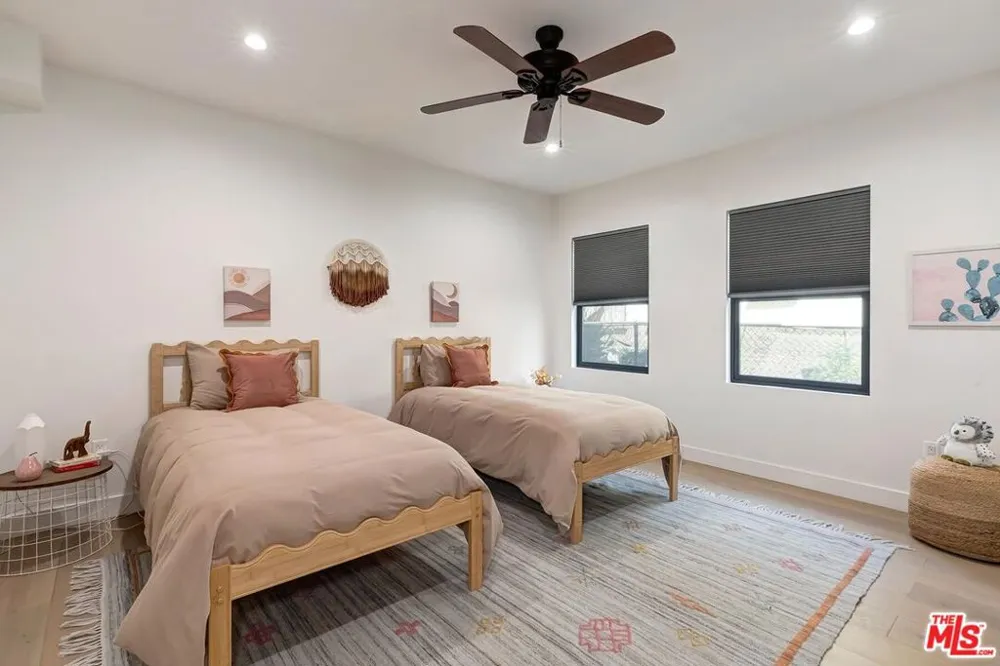 1015 S Tremaine Avenue Los Angeles, CA 90019