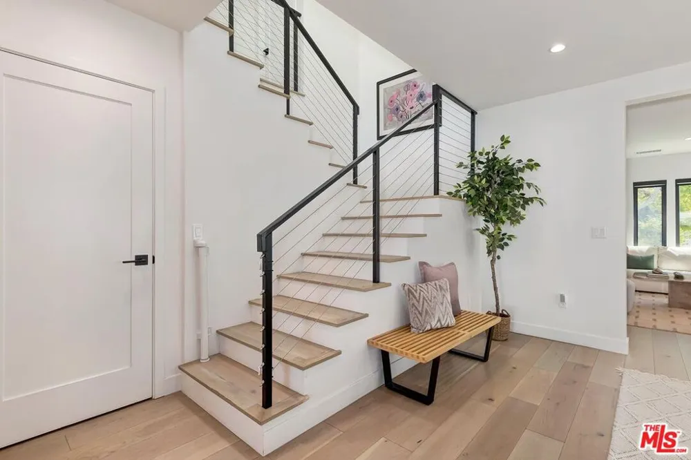 1015 S Tremaine Avenue Los Angeles, CA 90019