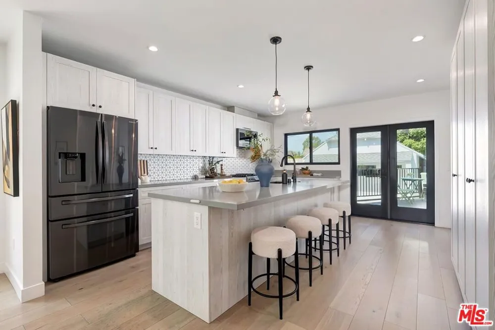 1015 S Tremaine Avenue Los Angeles, CA 90019