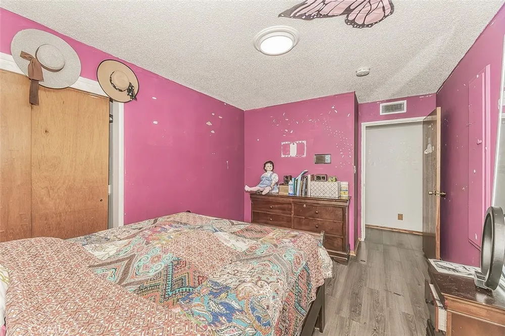 500 W Sample Avenue Fresno, CA 93704