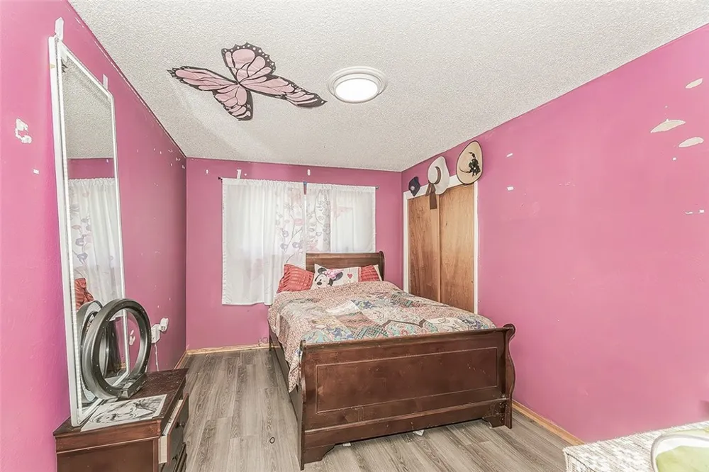 500 W Sample Avenue Fresno, CA 93704