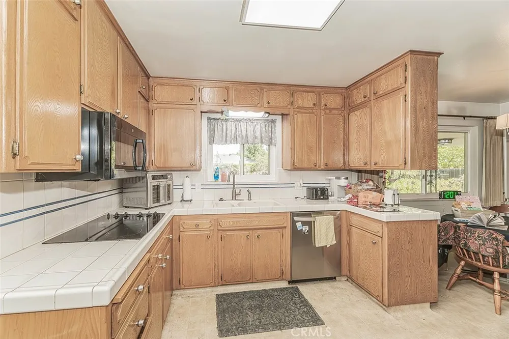500 W Sample Avenue Fresno, CA 93704