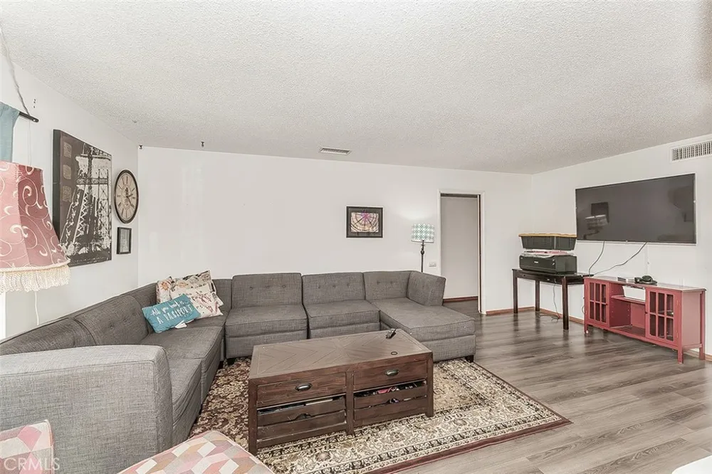 500 W Sample Avenue Fresno, CA 93704