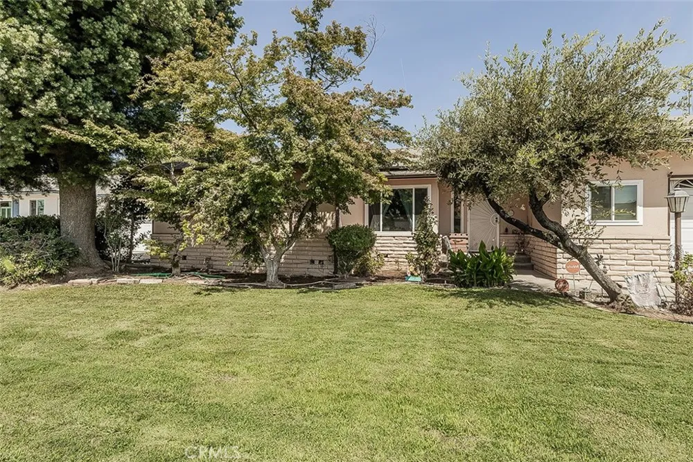 500 W Sample Avenue Fresno, CA 93704