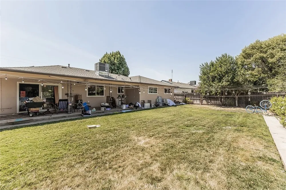 500 W Sample Avenue Fresno, CA 93704