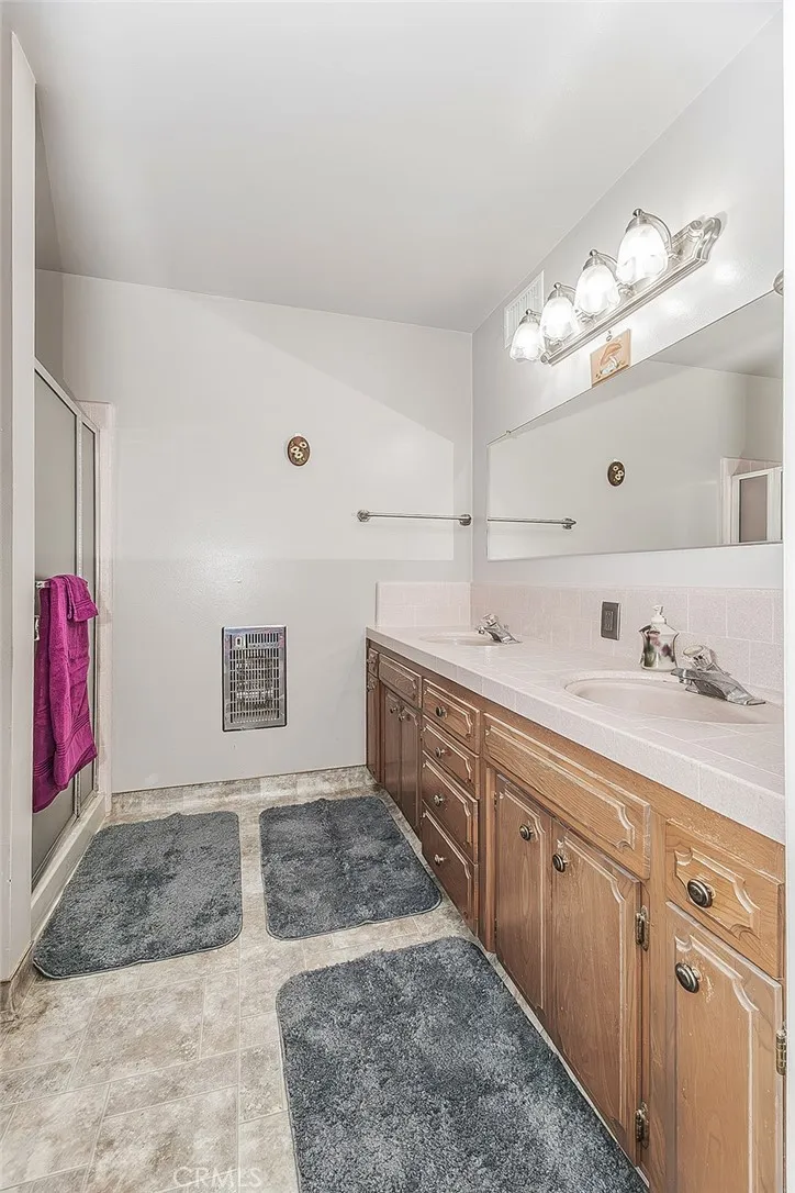 500 W Sample Avenue Fresno, CA 93704