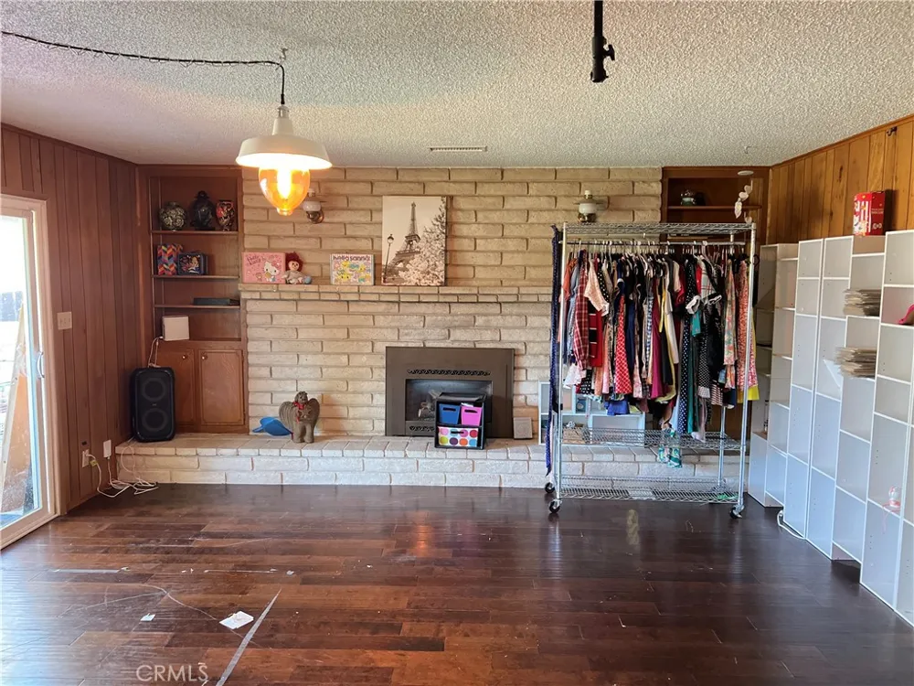 500 W Sample Avenue Fresno, CA 93704