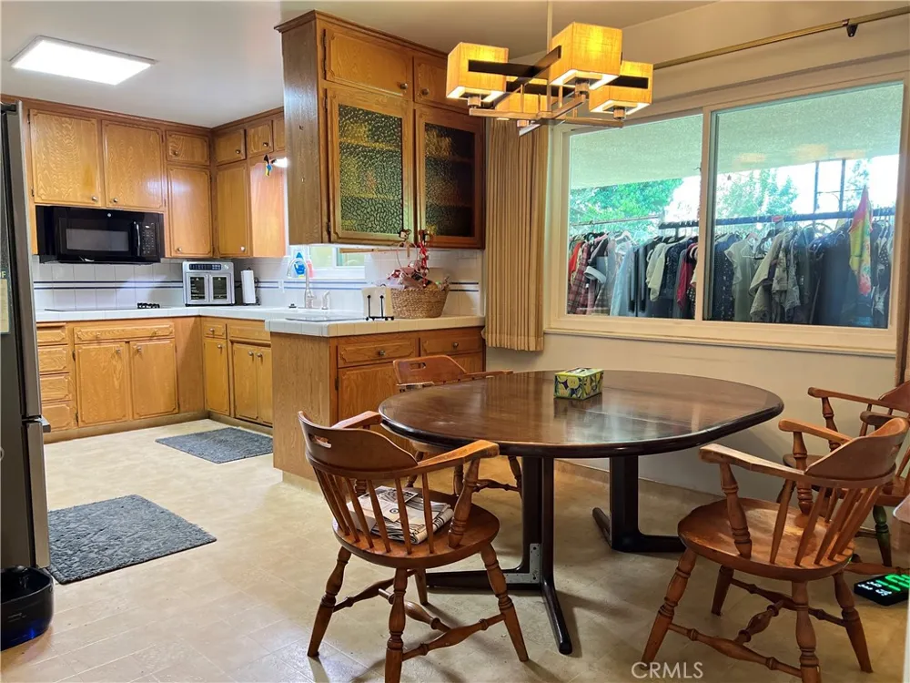 500 W Sample Avenue Fresno, CA 93704