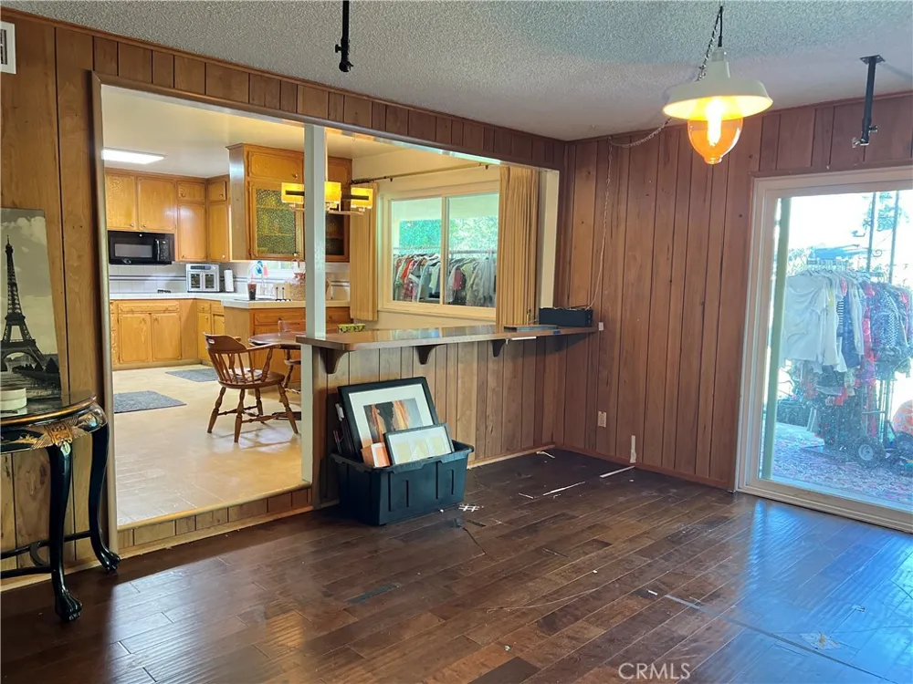 500 W Sample Avenue Fresno, CA 93704