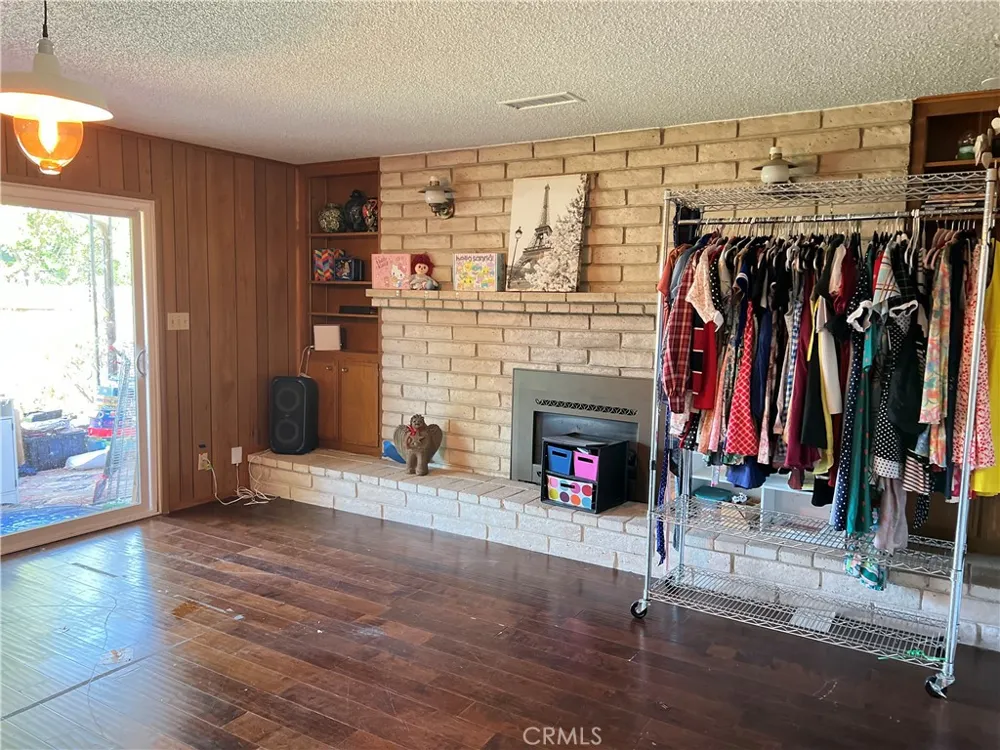 500 W Sample Avenue Fresno, CA 93704