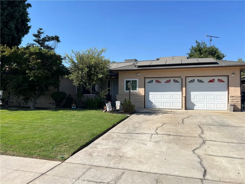 500 W Sample Avenue Fresno, CA 93704