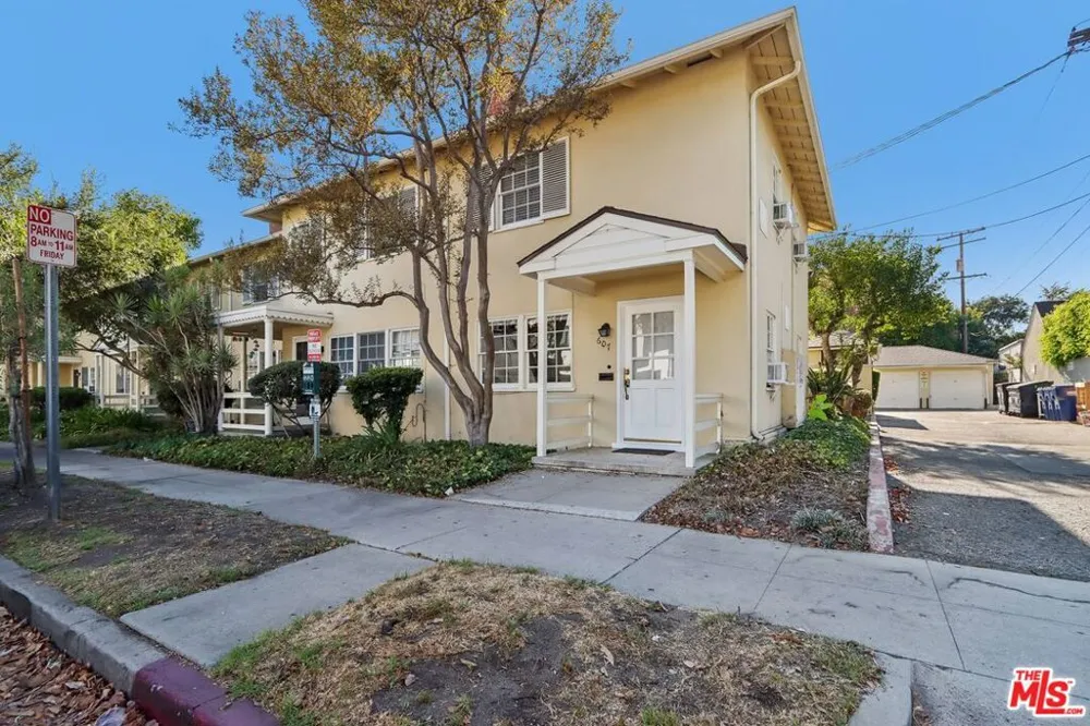 607 Granada Street Glendale, CA 91205