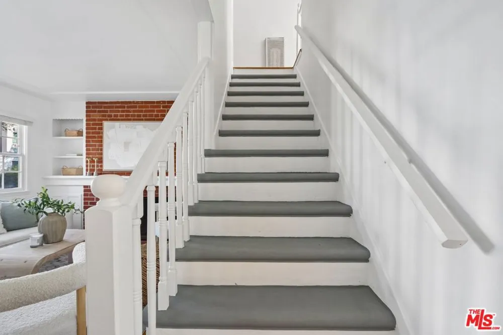 607 Granada Street Glendale, CA 91205
