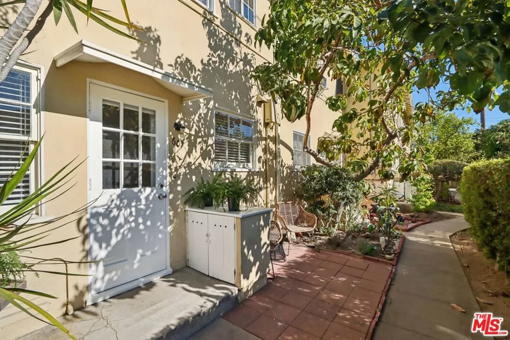 607 Granada Street Glendale, CA 91205
