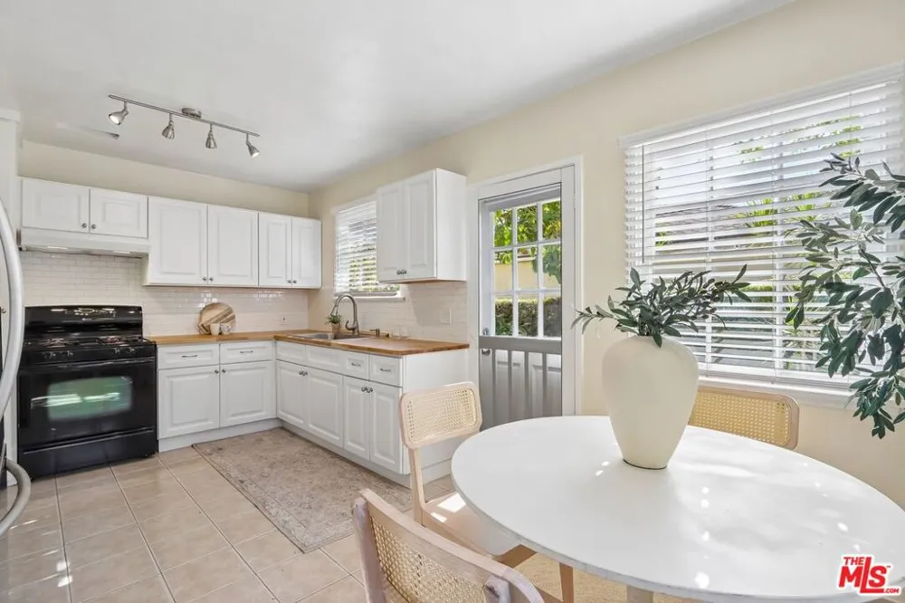 607 Granada Street Glendale, CA 91205