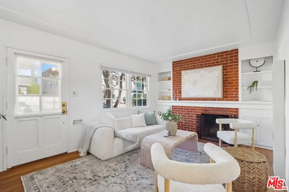 607 Granada Street Glendale, CA 91205