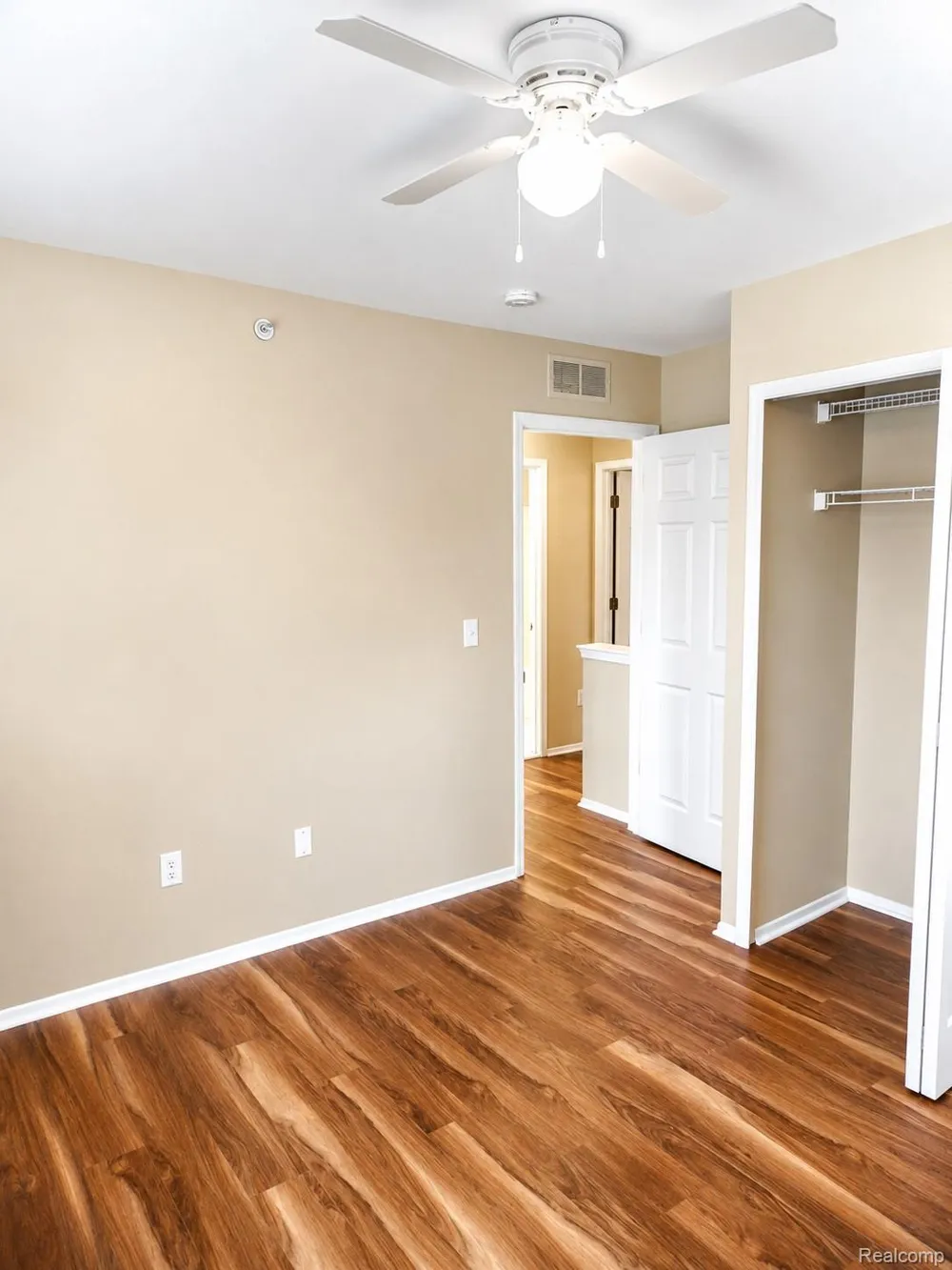 22272 Cape Cod Way Farmington Hills City, MI 48336