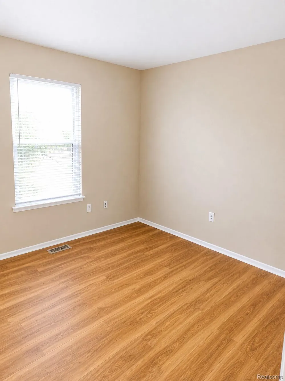 22272 Cape Cod Way Farmington Hills City, MI 48336