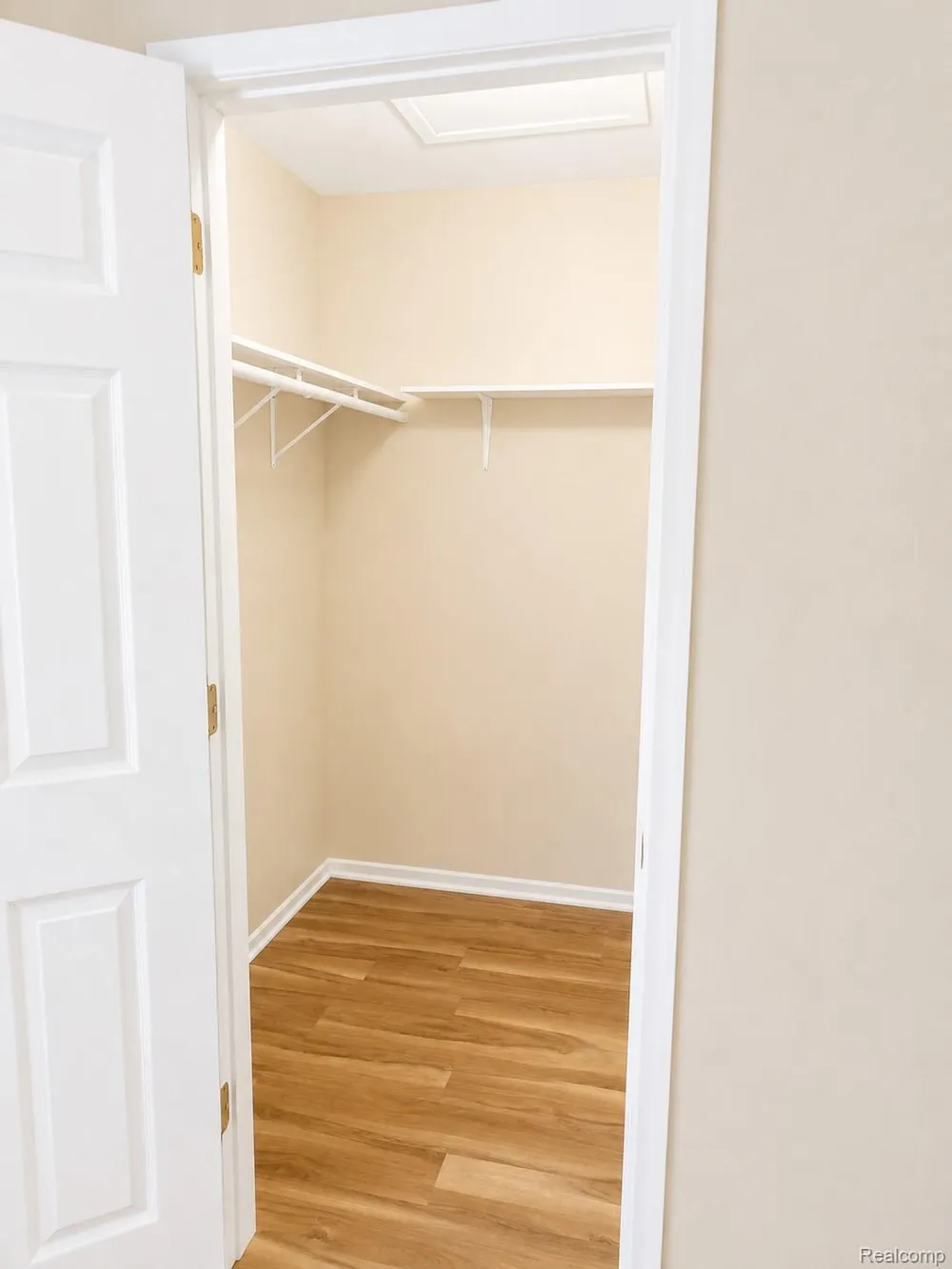 22272 Cape Cod Way Farmington Hills City, MI 48336