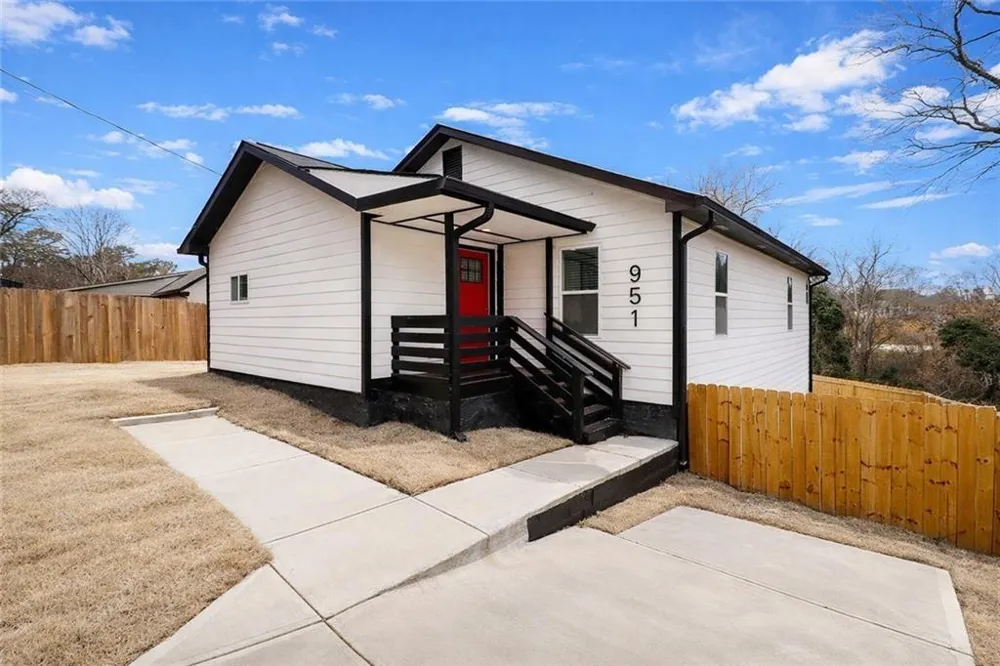 951 Reed Avenue East Point, GA 30344