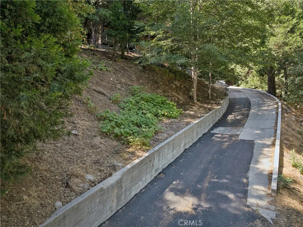 24839 Felsen Drive Crestline, CA 92325