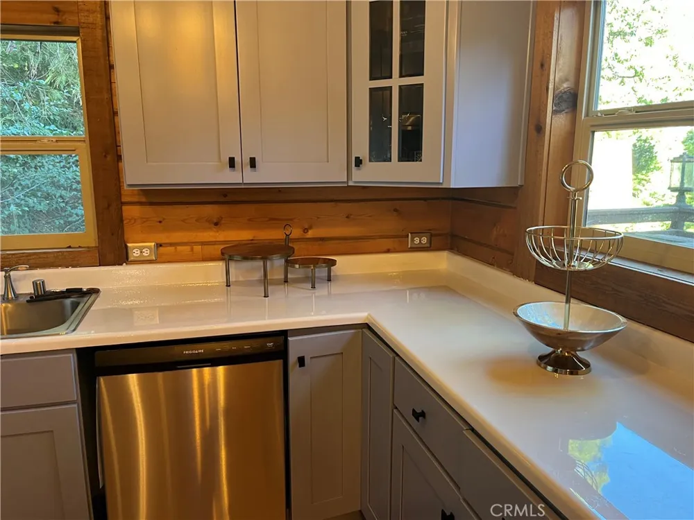 24839 Felsen Drive Crestline, CA 92325