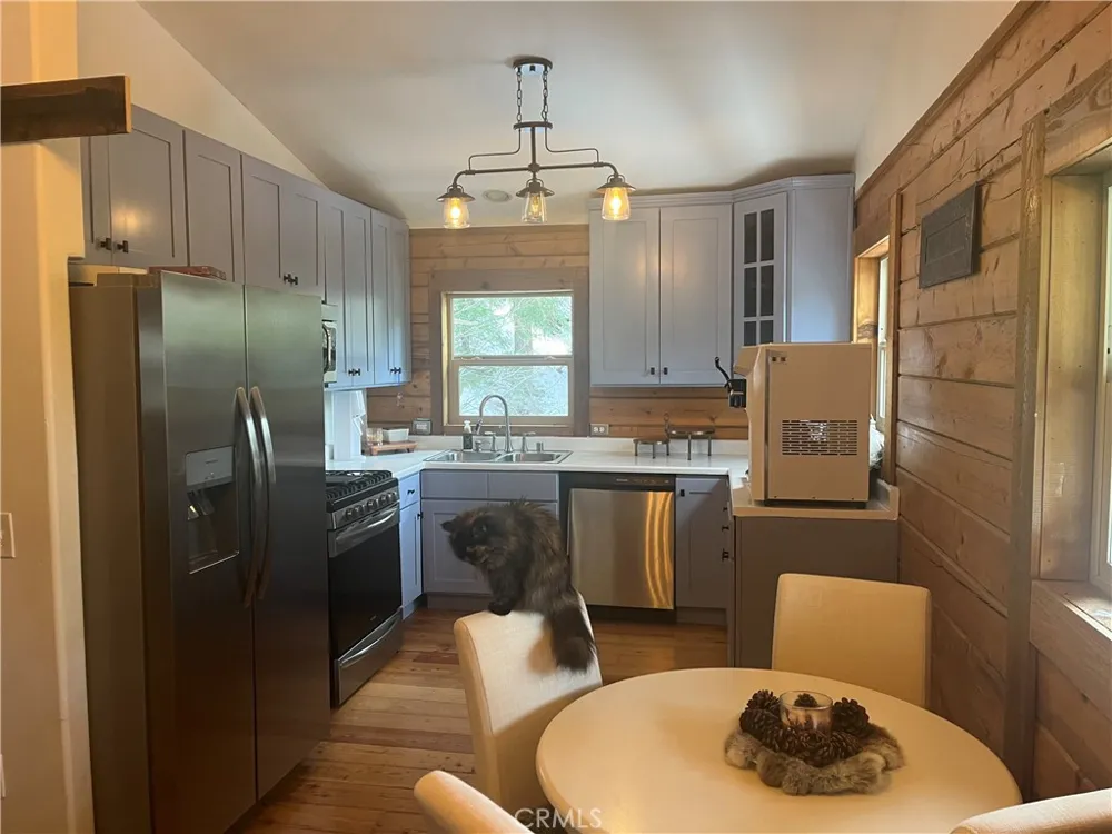 24839 Felsen Drive Crestline, CA 92325