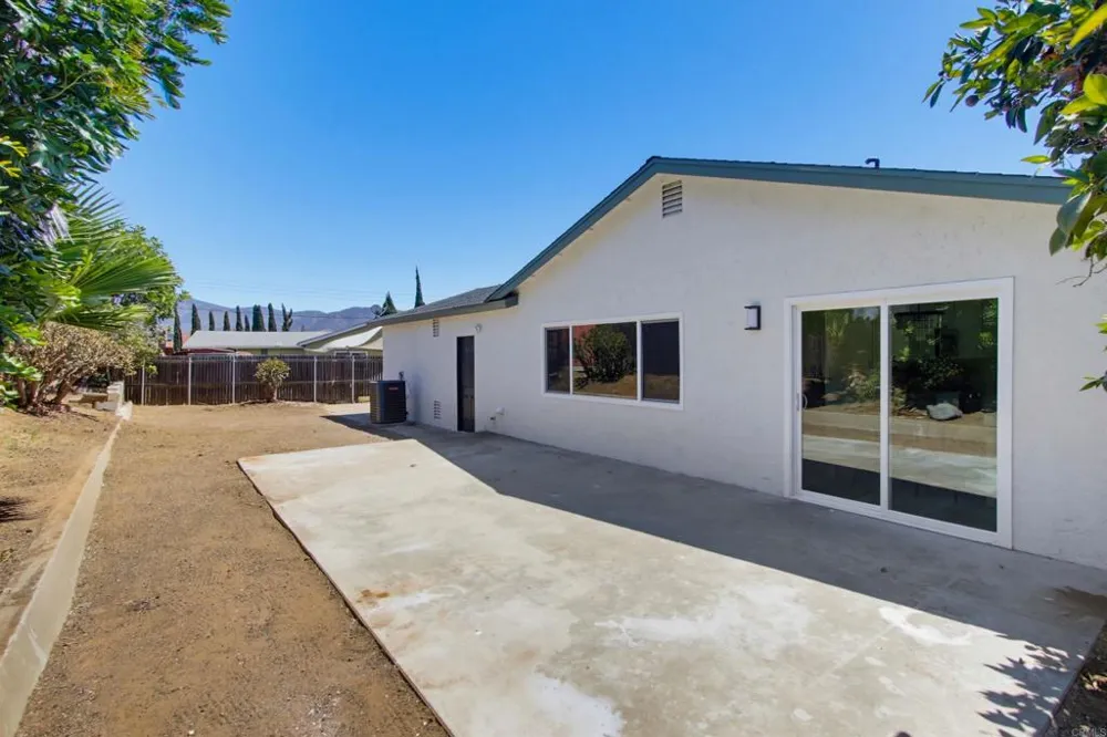 8924 Jana Court Spring Valley, CA 91977