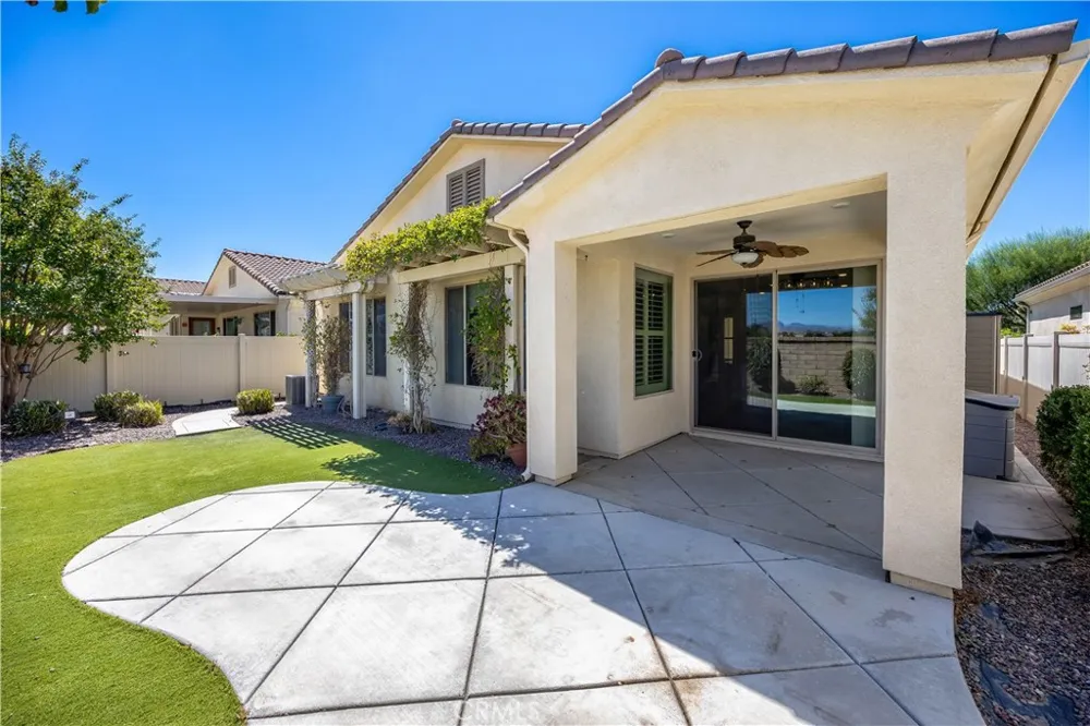 1382 Via Rivas Hemet, CA 92545