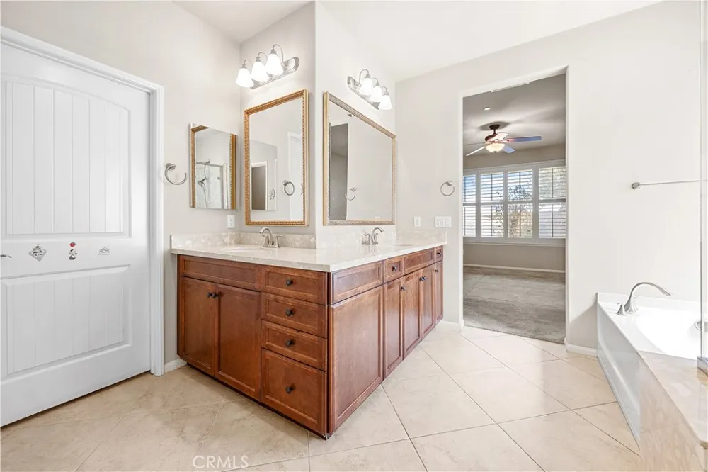 1382 Via Rivas Hemet, CA 92545