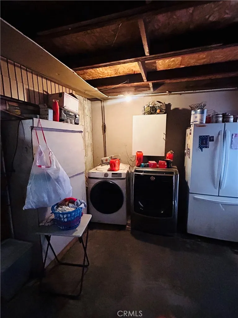 8671 Redwood Fontana, CA 92335