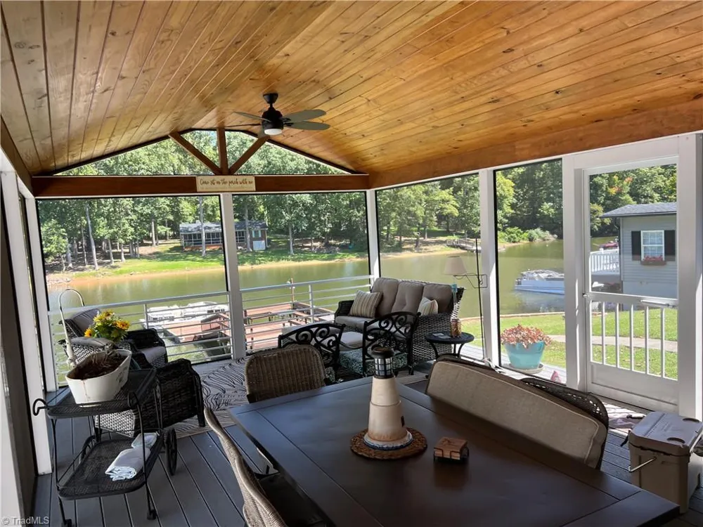 1102 Riverview Road Lexington, NC 27292