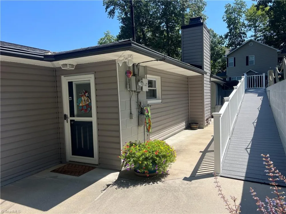 1102 Riverview Road Lexington, NC 27292