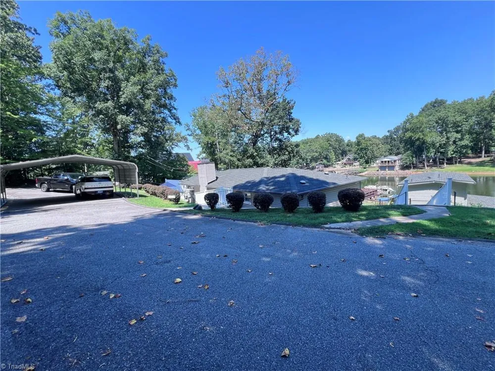 1102 Riverview Road Lexington, NC 27292