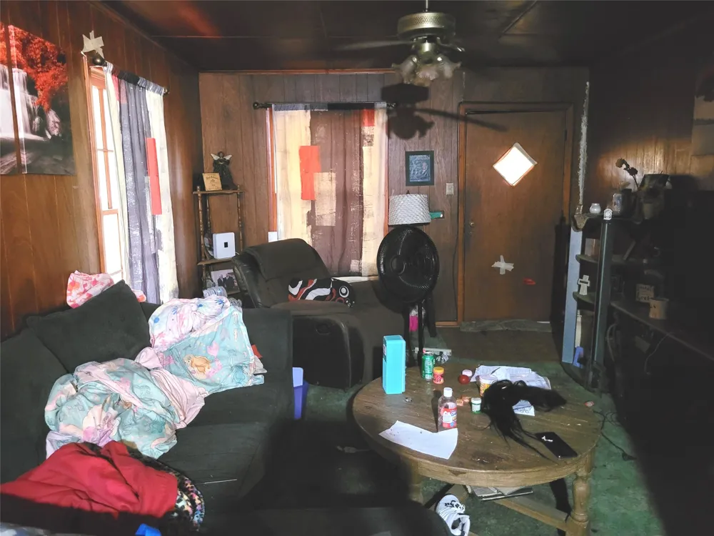 1818 E BOOTH Paris, TX 75460